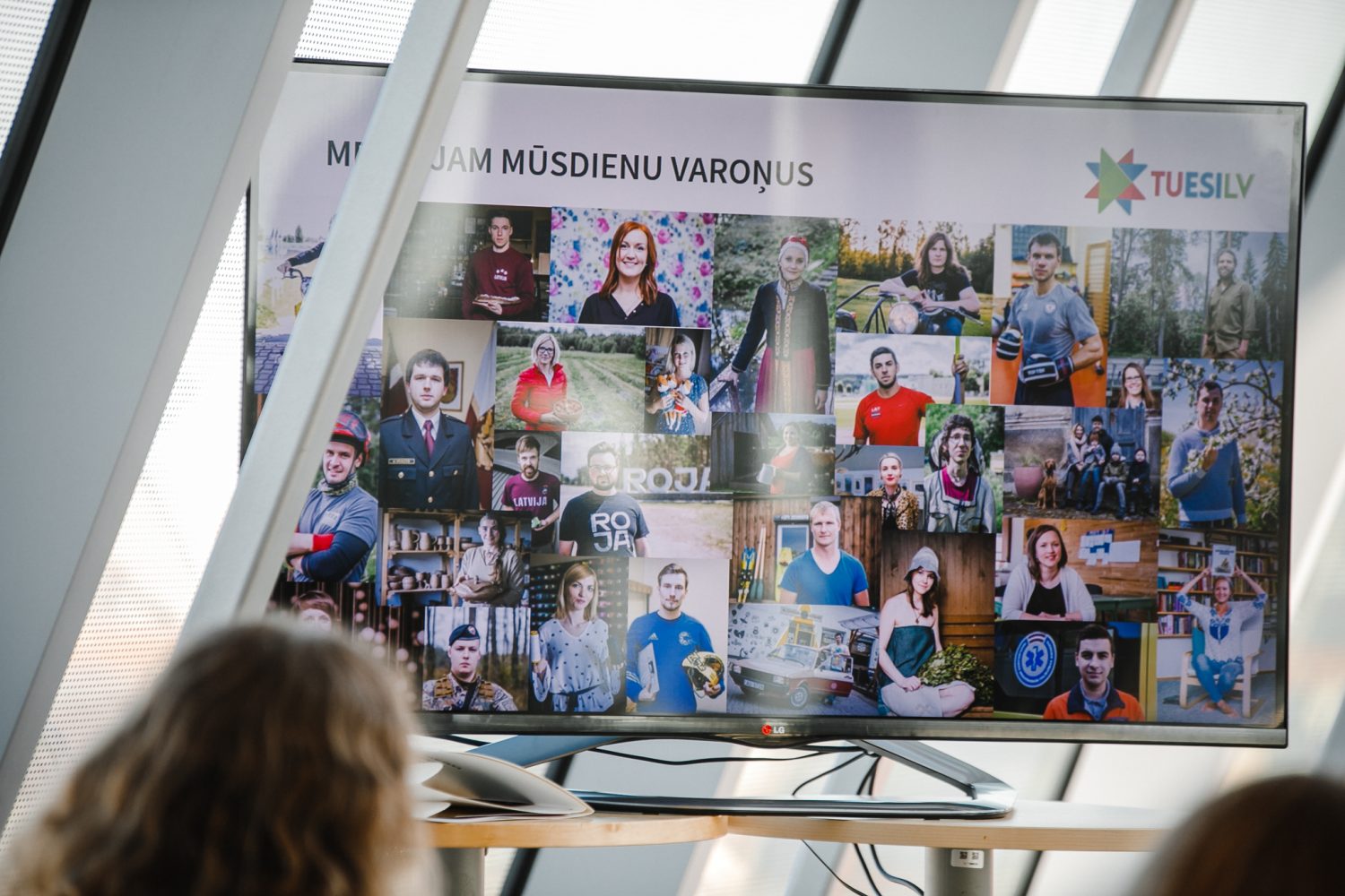 Kurš un kāds ir varonis?