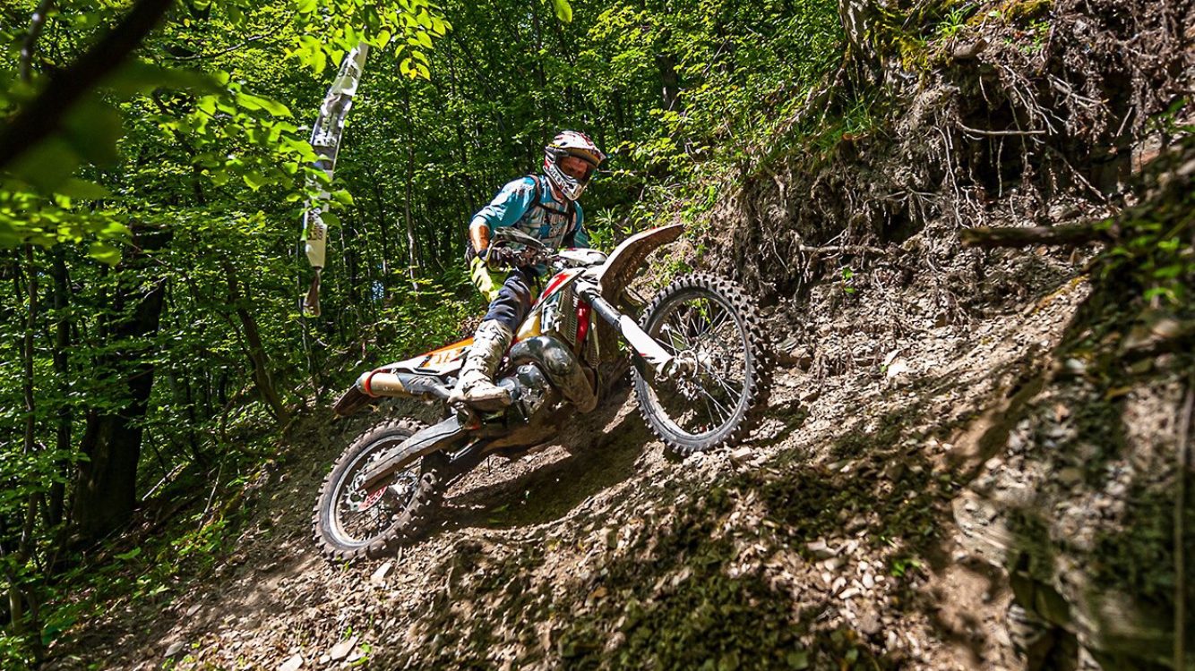 Gatavojas enduro sacensībām Dzirciemā