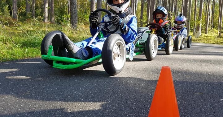 Tukumnieki – minikāru braukšanas čempioni!