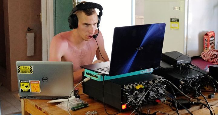 Medījot radio signālus okeāna vidū