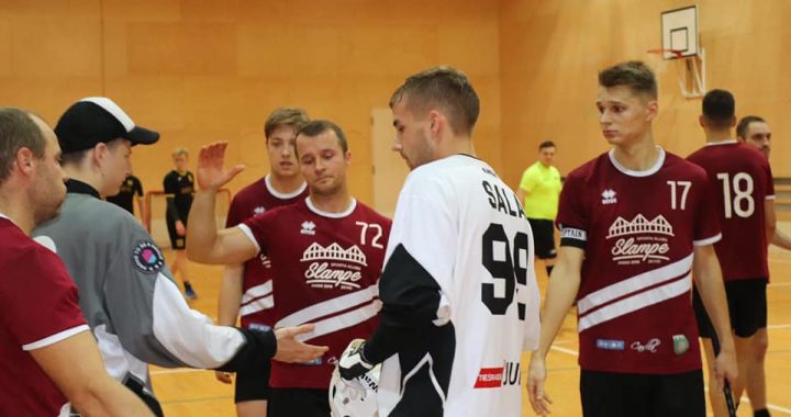 Slampes puišiem uzvara florbolā