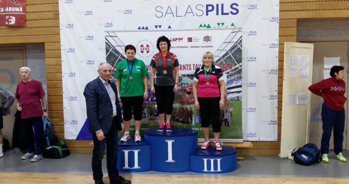 Novada seniori veiksmīgi startē galda tenisa sacensībās