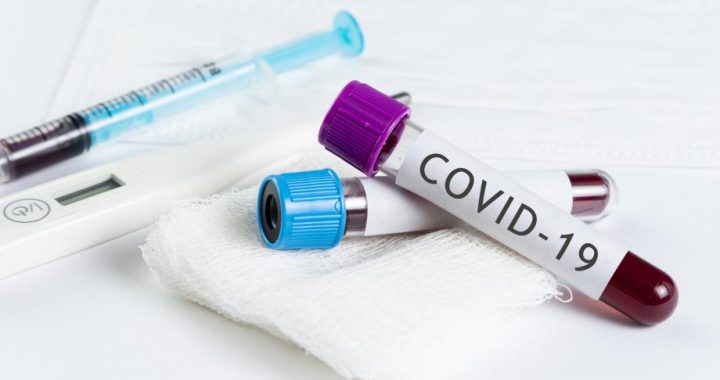 Bērniņ, tu ar tādiem pirkstiem arī ēd?