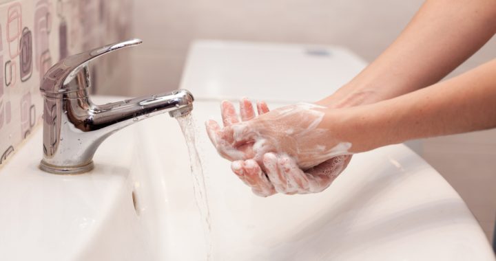 Pareiza roku mazgāšana – veselības ķīla