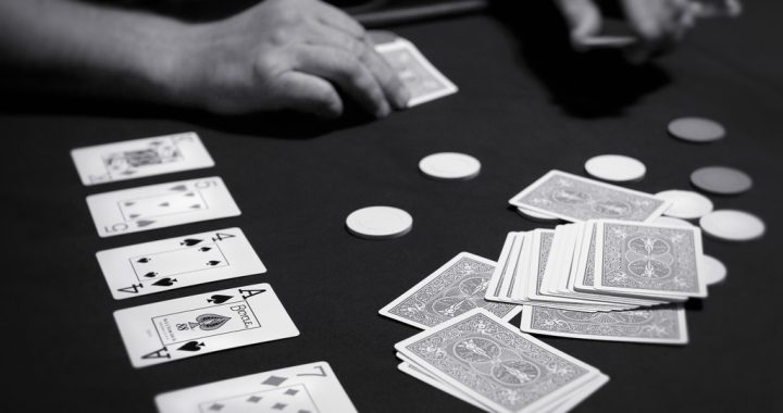 Vai ar tiešsaistes pokeru var nopelnīt?