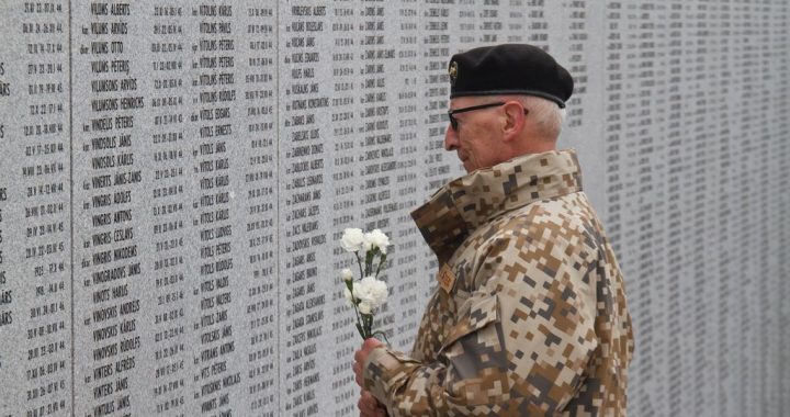 Gods varoņiem – klusumā!/FOTO/