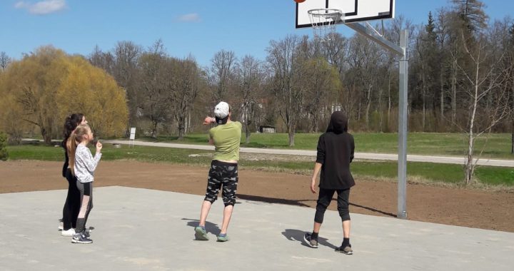  Zentenē tapis basketbola laukums