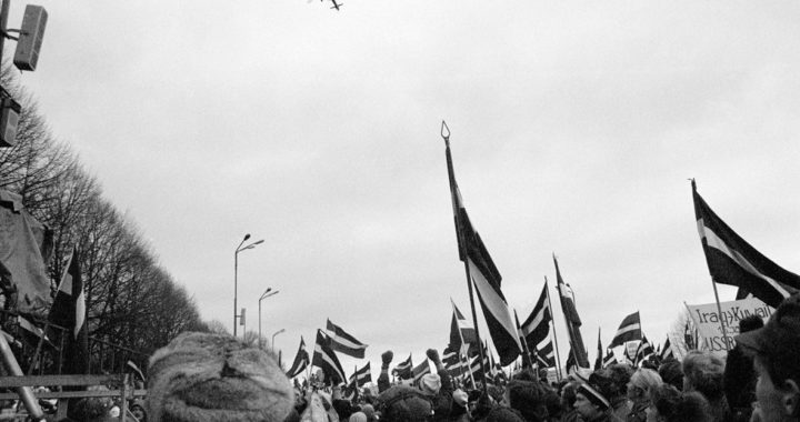 Pieminot barikāžu laiku