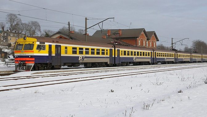 Uzmanību vilciena Tukums 2 – Rīga un Rīga – Sloka pasažieriem