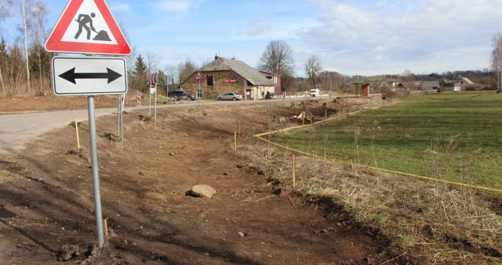 Sātos pārbūvēs ceļu un būvēs gājēju celiņu