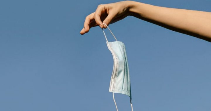 Āra pasākumos, kur nedrūzmējas – sejas maskas nebūs jālieto