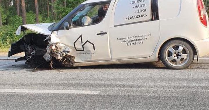 Avārijas dēļ kavējas autobusi/Papildināts/