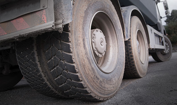 Kravas auto avārija Džūkstē. Bloķēta satiksme