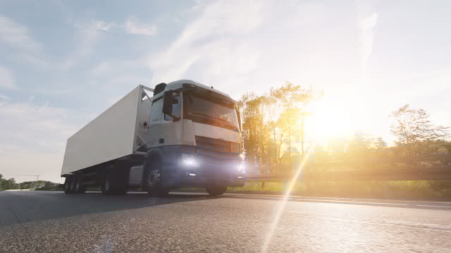 Cēres pagastā notikusi kravas un vieglā auto avārija