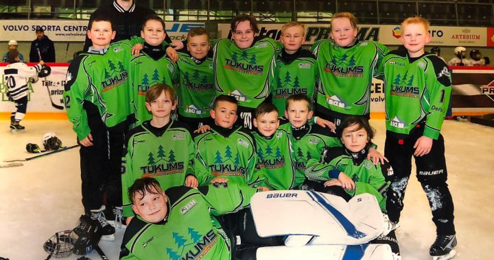 Tukuma jaunie hokejisti startē Latvijas čempionāta