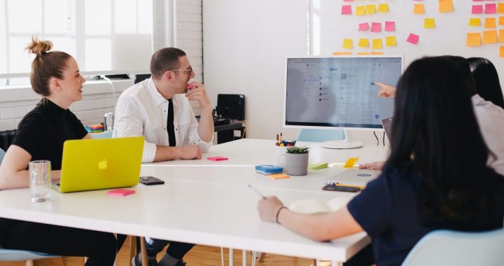 Kas ir POS jeb reklāmas materiāli un kāpēc tas ir efektīvs reklāmas risinājums?