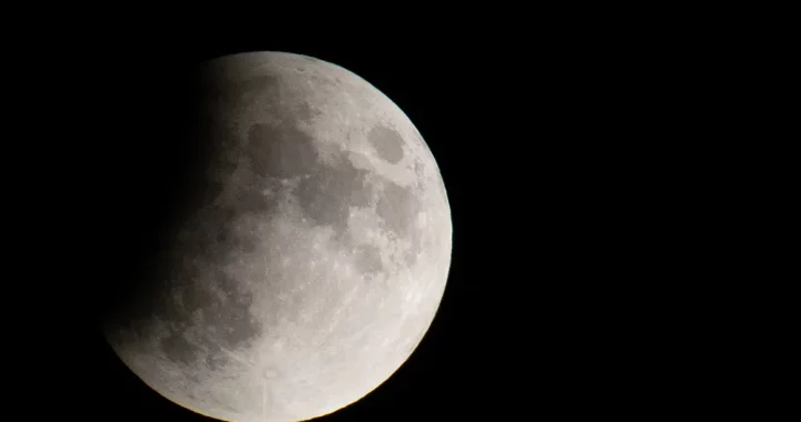 Šonakt, 28. oktobrī gaidāms daļējs mēness aptumsums