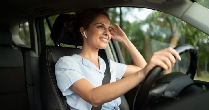 Ilgtermiņa auto noma un pilsētnieku brīvība: vai mūsdienīgs pārvietošanās veids?