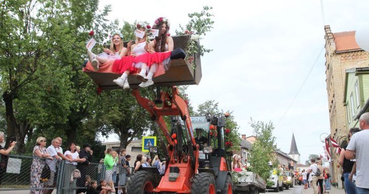 Rožu svētku gājienā…atrodi sevi!