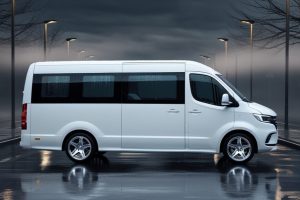 Atbrīvo zem mikroautobusa iespiestu cilvēku