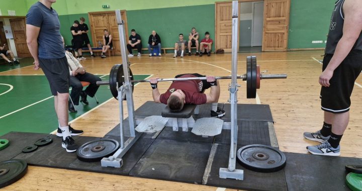 Kandavā aizvadīts «Latvijas spēcīgākā skola – 2025» sacensību posms