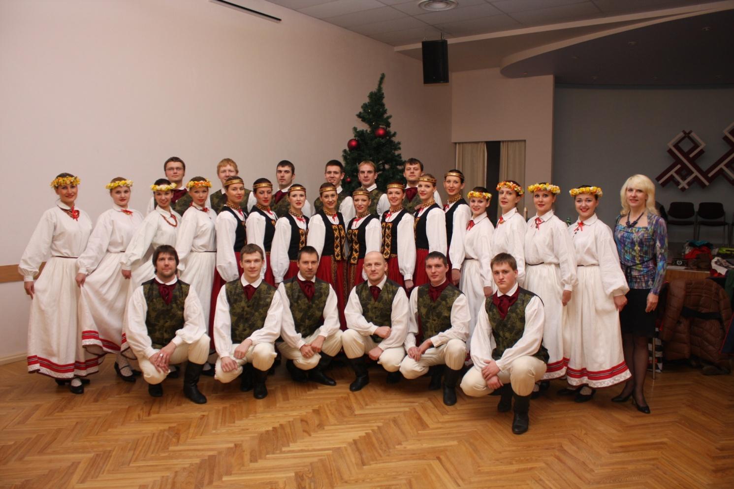 Deju svētki Ziemassvētkos uz Tukuma skatuves!