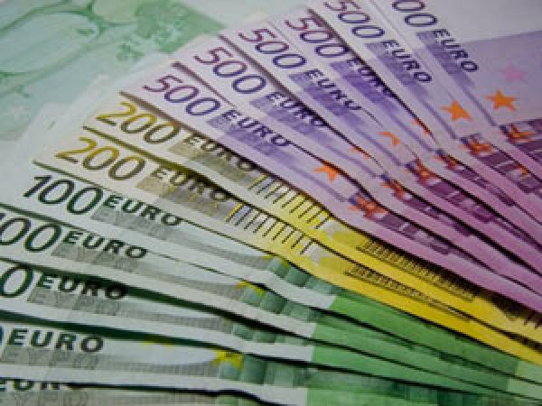 Eiro ieviešanu atbalsta trešdaļa Latvijas iedzīvotāju