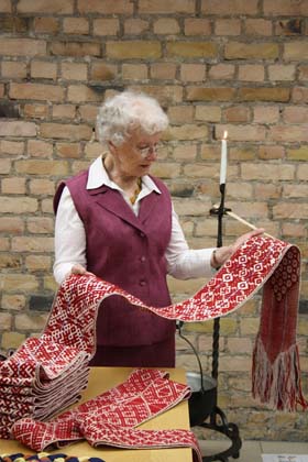 Latviju raksti Rūtas Stradas jostās Jaunmokās