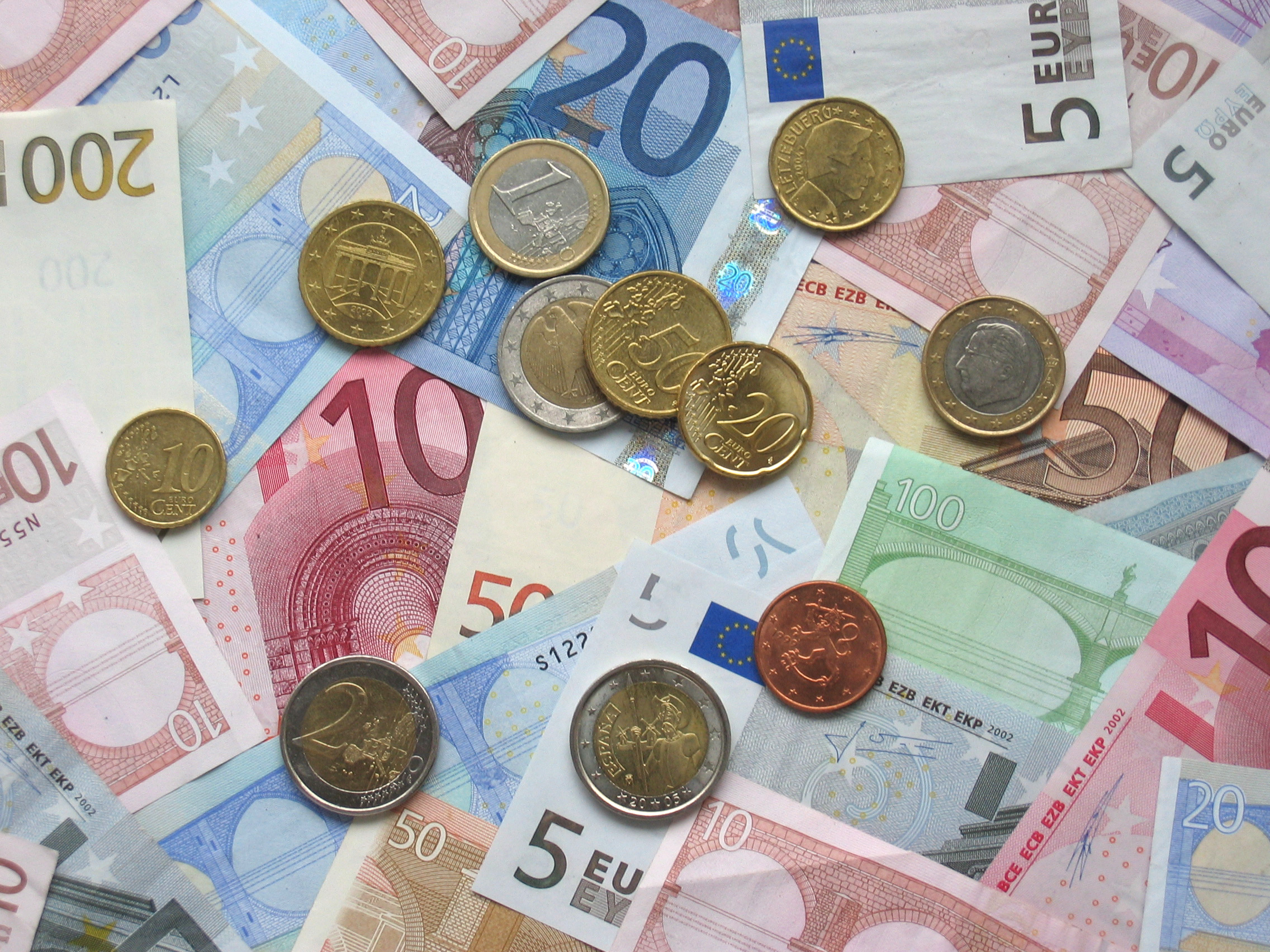Minimālā darba alga 2014.gadā būs 320 euro jeb 225 lati