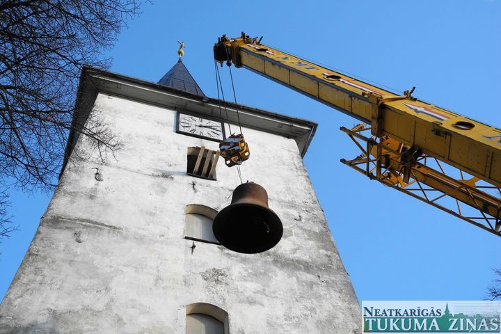 Tukuma baznīcas pulkstenim nepatīk negaiss; zvanu gatavos Vācijā