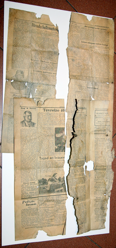 Policijas vārtos atrod 70 gadus vecu avīzi