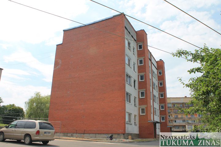 Sāk siltināt māju Spartaka ielā 16a