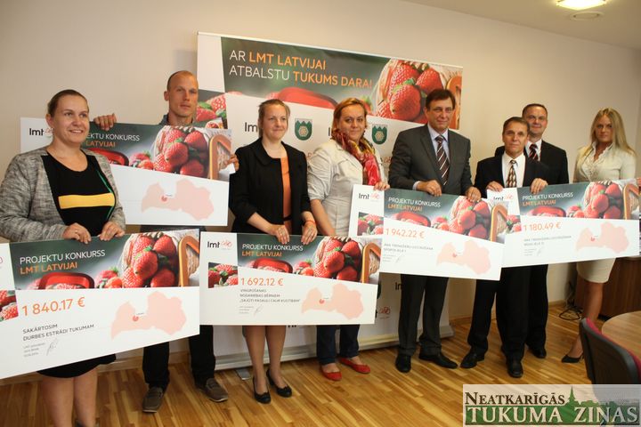 Tukuma novada dome apbalvo «LMT Latvijai» dalībniekus