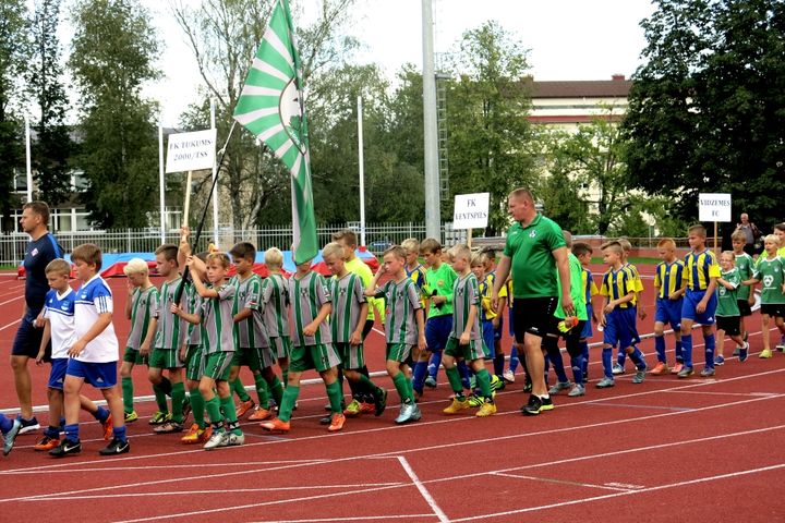 Tukuma U10 futbolisti trešie labākie Latvijā